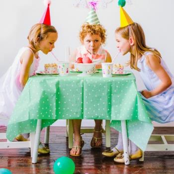 兒童生日派對桌布彩色餐桌一次性桌布生日會婚禮桌布百天宴布置