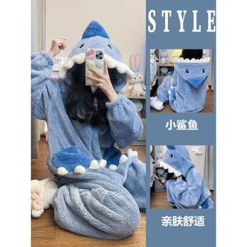 可愛小鯊魚連帽珊瑚絨睡衣女加絨加厚冬季大碼連體家居服睡袍外穿