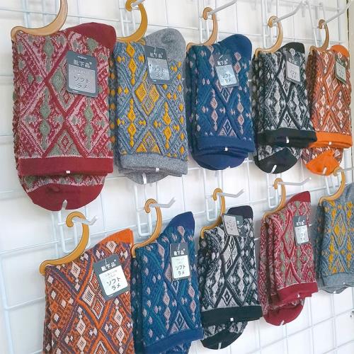 韓國時尚復古百搭中筒襪春秋新款日系ins潮名族風菱形格棉襪子女