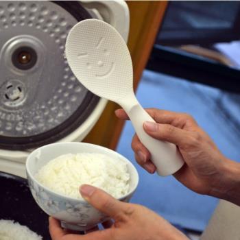 日本飯勺可立式笑臉廚房盛飯勺電飯鍋不粘飯的塑料米飯勺子笑臉勺