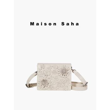 Maison Saha白色花朵豎版小方包