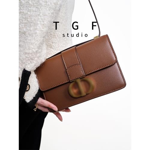 今年流行包包女士2024新款復古百搭小眾設計高級感輕奢斜挎小方包