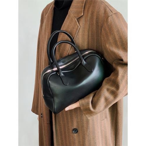 2026新款頭層牛皮小眾時尚休閑手提包保齡球復古簡約通用款女包