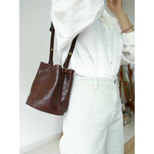 JUUZ LAN復古水桶包女真皮迷你小包包頭層牛皮小眾簡約單肩腋下包