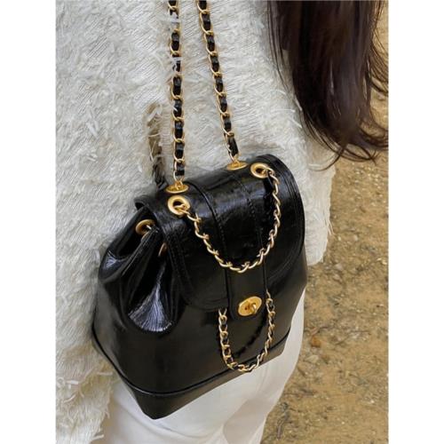 韓國小眾設計百搭鏈條雙肩包小香風水桶包女高級質感油蠟皮小背包