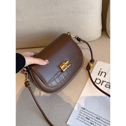 高級感腋下馬鞍包2025春夏新款斜挎包輕奢小包時尚單肩斜挎豆腐包