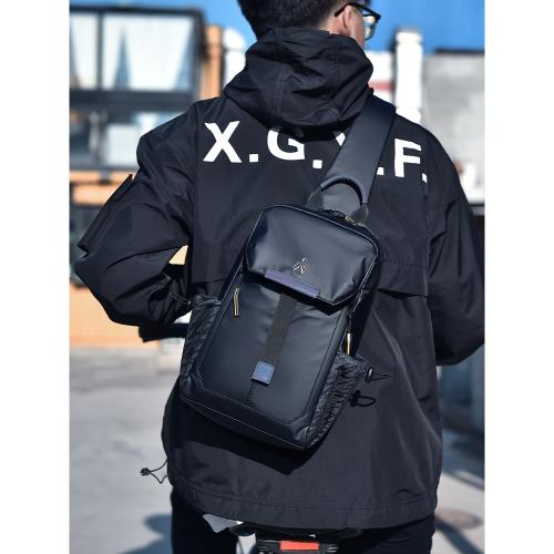 新款胸包男戶外防水斜挎包男單肩包斜跨包機車包騎行斜背機能包男