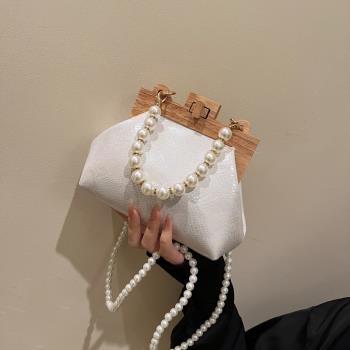 時尚貝殼包2023夏季新款女士珍珠鏈條包手提斜挎包手機包晚宴包