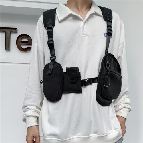 工裝機能風多口袋馬甲背包胸包男秋冬新款暗黑風潮流可穿戴背心包