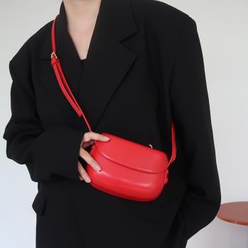斜挎小包高級感2022夏季新款百搭mini手機包女韓國復古紅色馬鞍包
