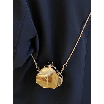 迷你小包包女mini2022新款小眾設計金屬感鏈條包網紅斜挎包耳機包