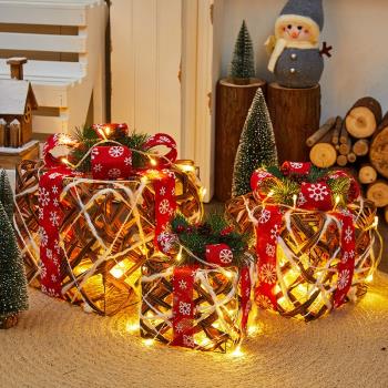 新年春節裝飾品藤編創意禮盒圣誕樹下場景布置擺件圣誕節氛圍布置