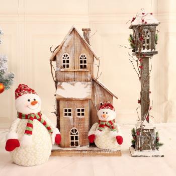 北歐ins小木屋房子圣誕節裝飾品發光桌面樹場景迷你擺件木質路燈