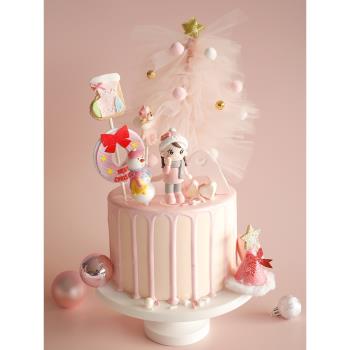 烘焙蛋糕裝飾創意冬季粉帽小女孩軟陶玩偶粉嫩圣誕樹手套拐杖插牌