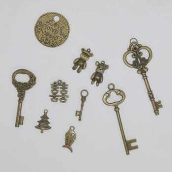 復古金屬小配件 鑰匙愛心貓咪小熊英文字牌 手賬本掛件吊件鑰匙扣