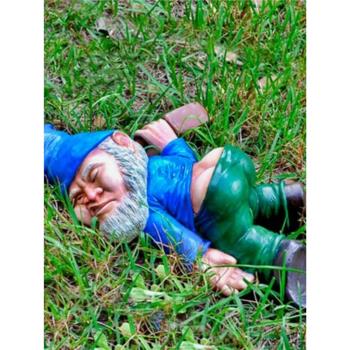 醉酒醉倒小矮人趴地侏儒矮人圣誕花園庭院裝飾樹脂工藝品雕像擺件