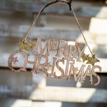 Hromeo 圣誕木質英文字母牌木色金紅字母牌掛件圣誕樹裝飾掛件