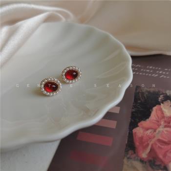 復古紅寶石鑲嵌新年耳釘耳夾珍珠