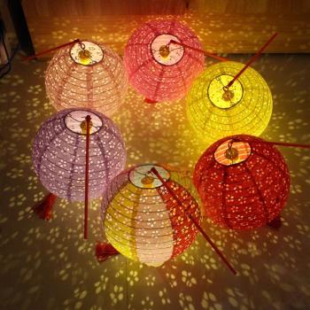 兒童手提發光鏤空紙燈籠幼兒園舞蹈攝影拍照道具元旦節日裝飾掛飾