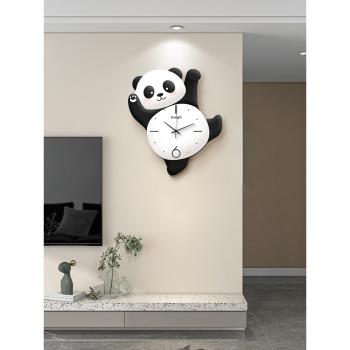 國寶熊貓客廳電視背景墻掛鐘創意時鐘壁燈可愛花花搖擺個性鐘表畫