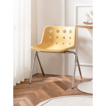 北歐設計師中古餐椅簡約奶油風化妝書桌奶酪靠背椅奶茶店接待桌椅