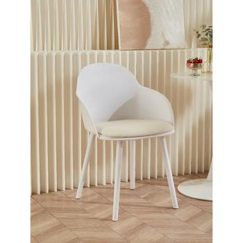 北歐奶油風餐椅家用網紅塑料椅子現代簡約書桌椅奶茶店休閑靠背椅