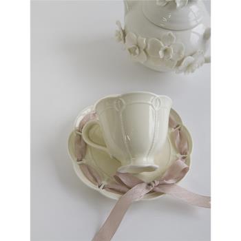 婚禮主題布置出口單歐式奶油色陶瓷人氣款絲帶結咖啡杯奶壺蛋糕盤
