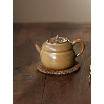 挑tea|板栗葫蘆小茶壺主泡茶器嚴衛恩作品龍泉青瓷純手工證書禮盒