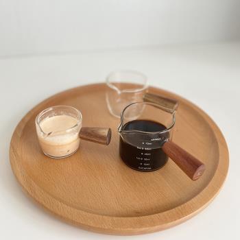 創意木柄玻璃小奶盅手工迷你日式奶缸西餐廳汁斗調味盅刻度盎司杯