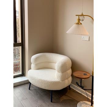 BOBO羊羔絨白色臥室陽臺休閑躺椅小戶型簡約化妝椅現代單人沙發