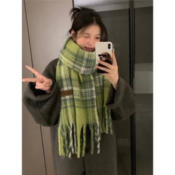 綠色格子圍巾女冬季2023新款高級感保暖加厚圍脖護頸韓版披肩兩用