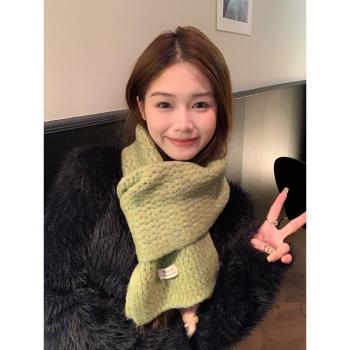 含羊毛綠色圍巾女冬季高階感韓版短款毛線針織小圍脖護頸保暖學生