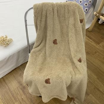 ins~韓國牛奶絨重工小熊刺繡雙面絨簡約加厚午睡沙發宿舍保暖毛毯