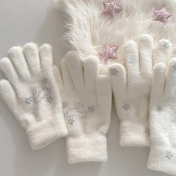 踏空TAKONG 水鉆兔子手套仿羊絨保暖舒適冬季單品白色甜妹百搭款