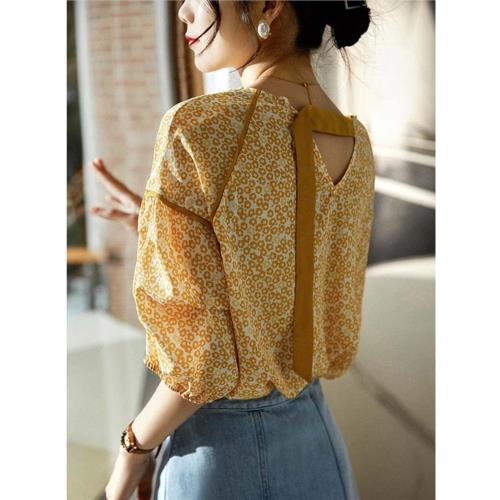 2025夏季新款慵懶風寬松版型碎花上衣女別致領后飄帶設計感襯衫女