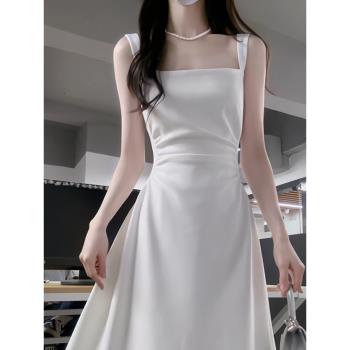 法式溫柔白色吊帶連衣裙子女夏季2023新款設計感顯瘦海邊氣質長裙