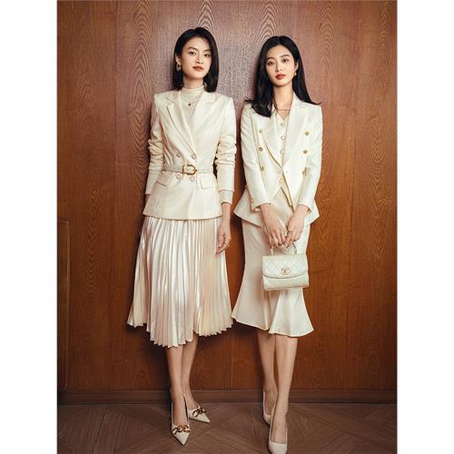 女子成鑒 杏色高級感三件套職業裝2025新款簡約干練春秋時尚套裙