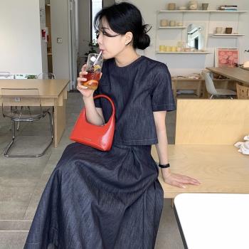 韓系chic夏季復古簡約圓領后排扣短袖襯衫+高腰壓褶大擺型半身裙