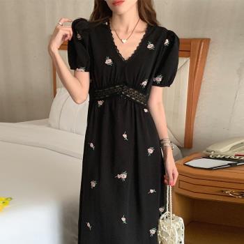 韓國chic夏季復古氣質V領刺繡花朵拼接蕾絲收腰泡泡袖連衣裙長裙