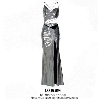 KKX液態銀色鏤空綁帶辣妹吊帶連衣裙女性感開叉褶皺氣質長裙夏季