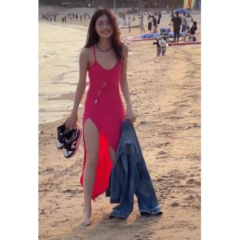 歐美辣妹風吊帶性感玫紅色連衣裙女夏季修身高開叉沙灘裙海邊度假
