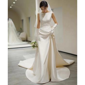 法式復古輕婚紗簡約氣質結婚旅拍出門紗新娘白色緞面迎賓禮服拖尾