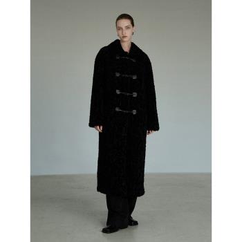 UNSPOKEN黑色牛角扣大衣女冬加厚長款羊羔毛外套高級感冬裝設計感