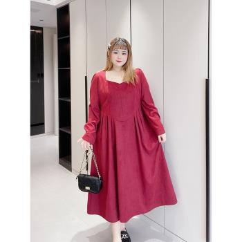 胖瑩瑩大碼女裝240斤冬法式方領顯瘦赫本風紅色年會高級感連衣裙
