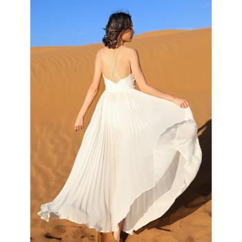 白色連衣裙女夏季2023新款吊帶露背海邊度假三亞超仙波西米亞長裙