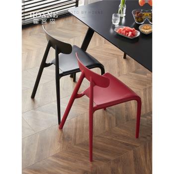 霍客森現代簡約創意北歐家用塑料餐椅靠背時尚休閑椅餐廳咖啡椅子