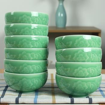 創意陶瓷碗中式家用米飯碗正品龍泉青瓷碗浮雕纏枝牡丹微波爐餐具