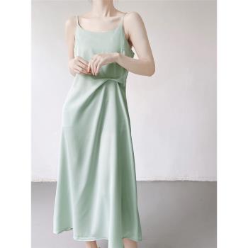 ACHU 溫柔無限 法式緞面吊帶連衣裙女夏季設計感小眾外穿質感長裙