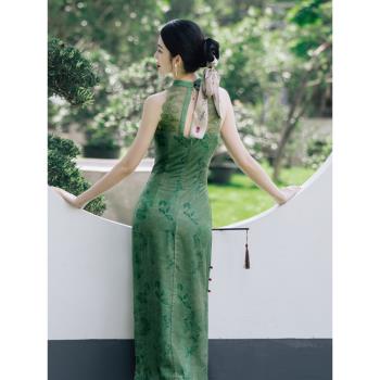 新中式晨袍女新娘綠色改良掛脖旗袍2025新款訂婚周歲宴媽媽禮服裙