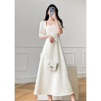 設計顯瘦小眾方領白色連衣裙禮服